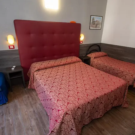 Szálloda Piola 2*