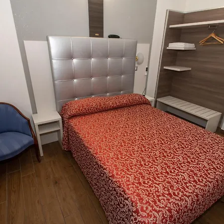 Piola Hotel 2*