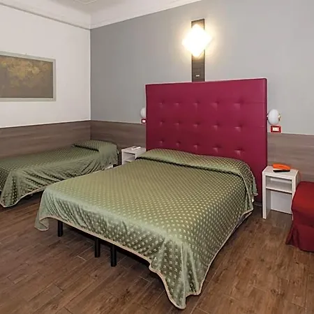 Piola Hotel 2*