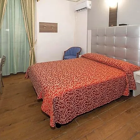 Piola Hotel 2*