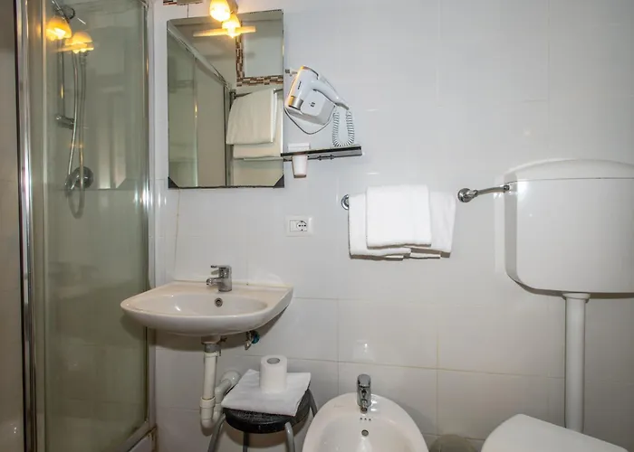 皮奥拉酒店 酒店