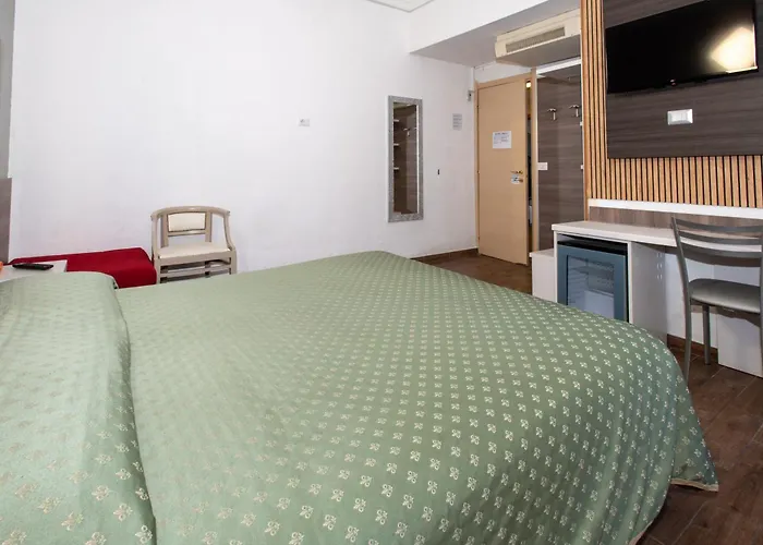 酒店 皮奥拉酒店 2*