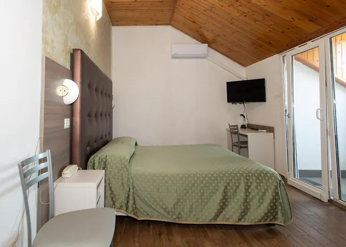 皮奥拉酒店 酒店 2*