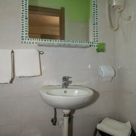 Piola Szálloda 2*
