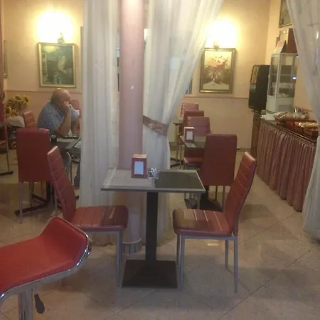 Szálloda Piola 2*